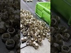 Fittings de compresión de latón Pex Crimp desmontables para tuberías de agua de múltiples capas de Pex