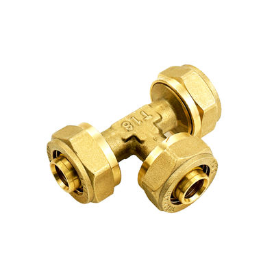Accesorios de compresión de tuberías de pex forjados por máquina en latón amarillo o acabado con níquel